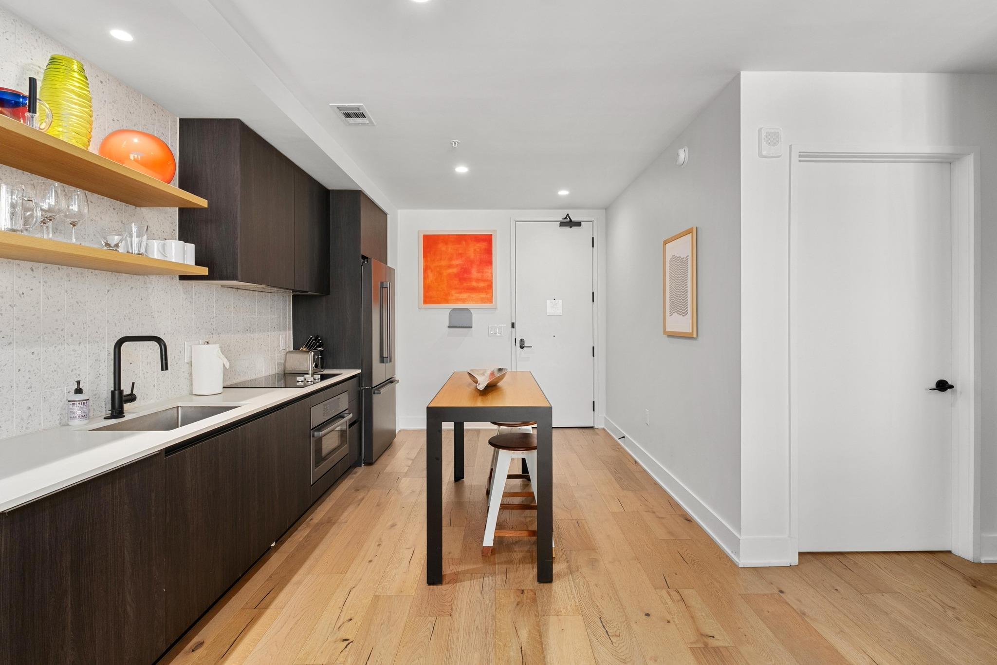 48 East Avenue Austin TX 78701
