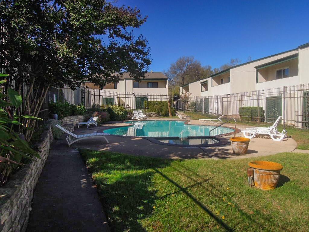 6718 Silvermine Drive Austin TX 78736