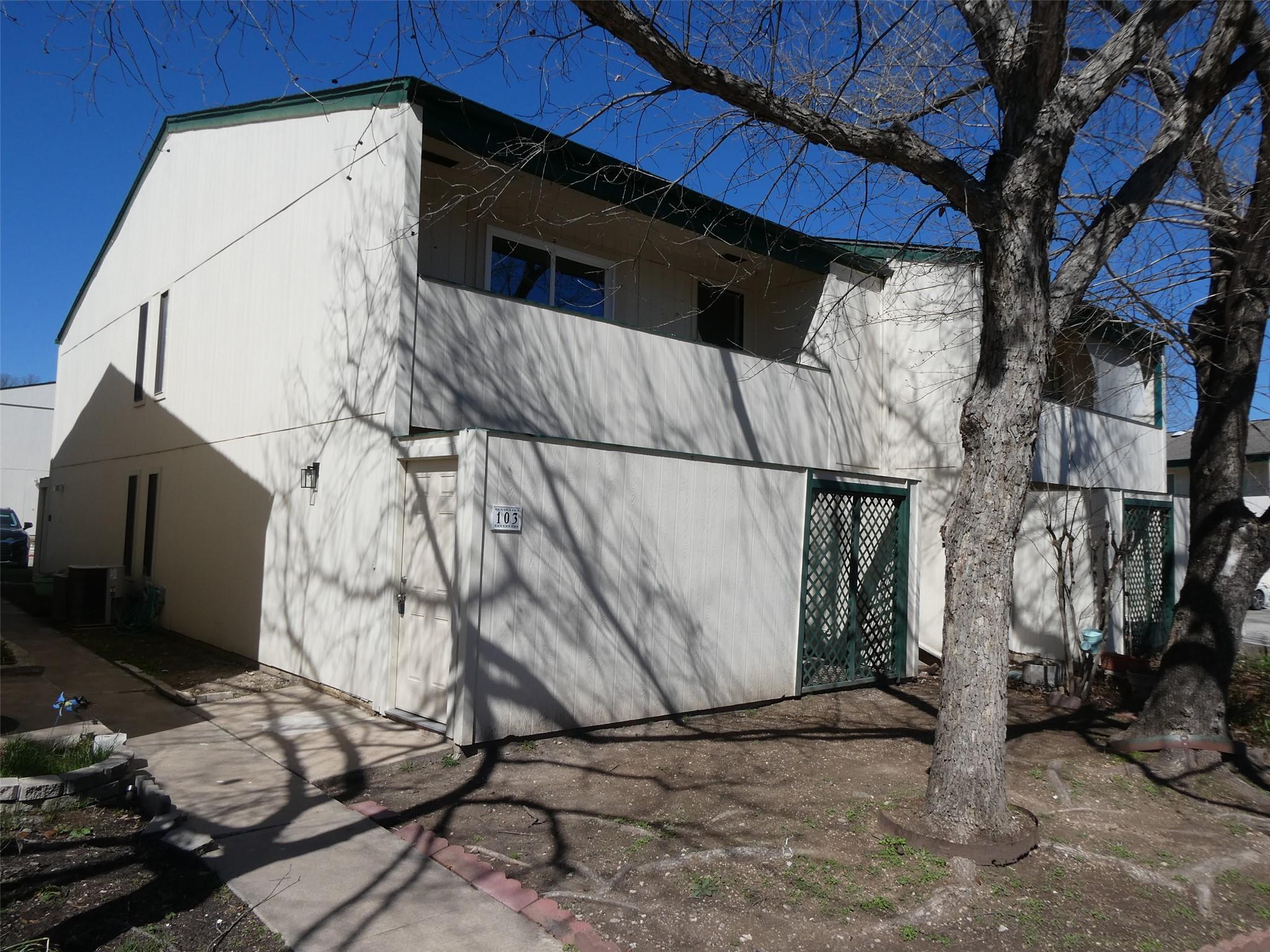 6718 Silvermine Drive Austin TX 78736
