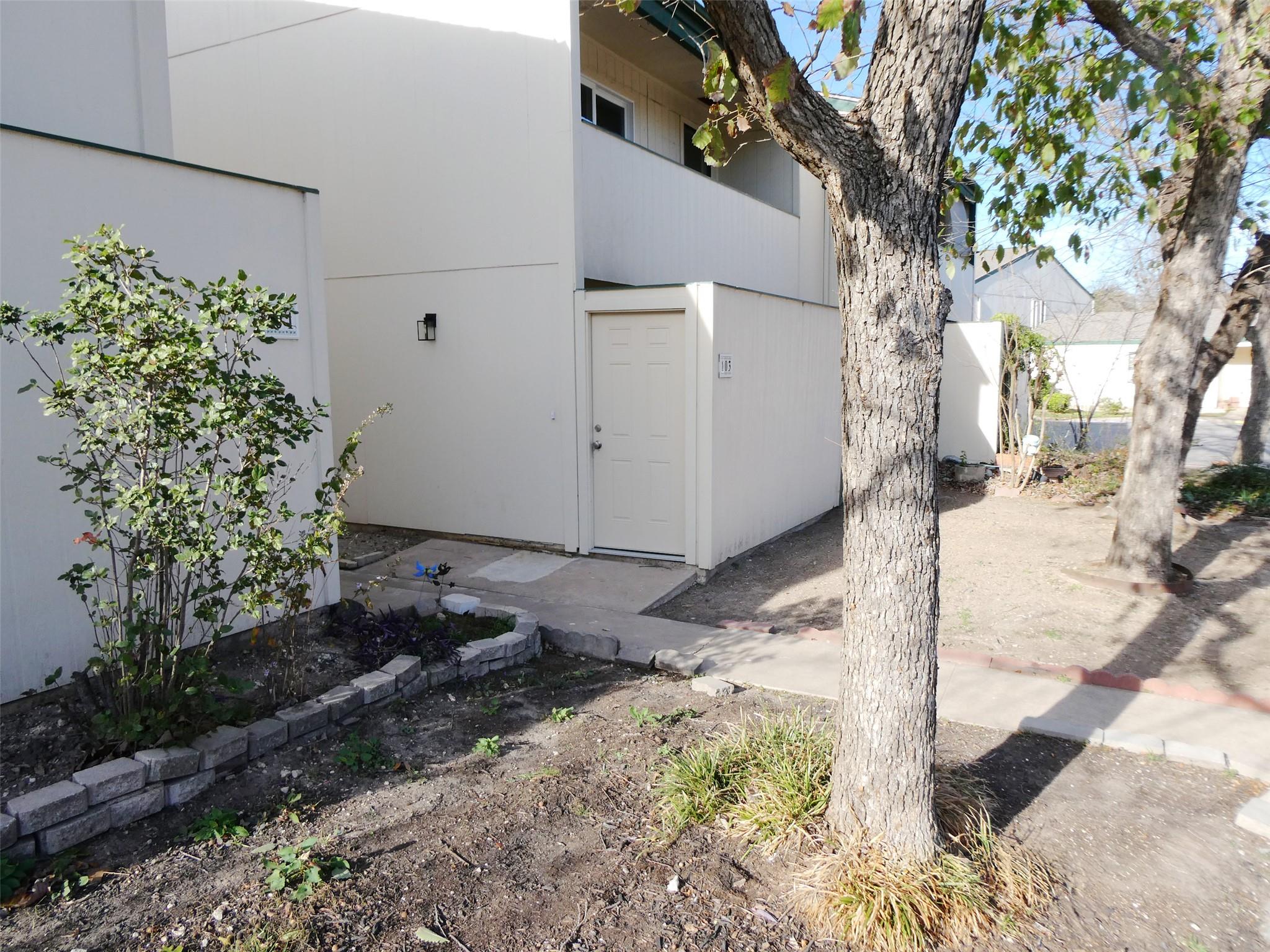 6718 Silvermine Drive Austin TX 78736