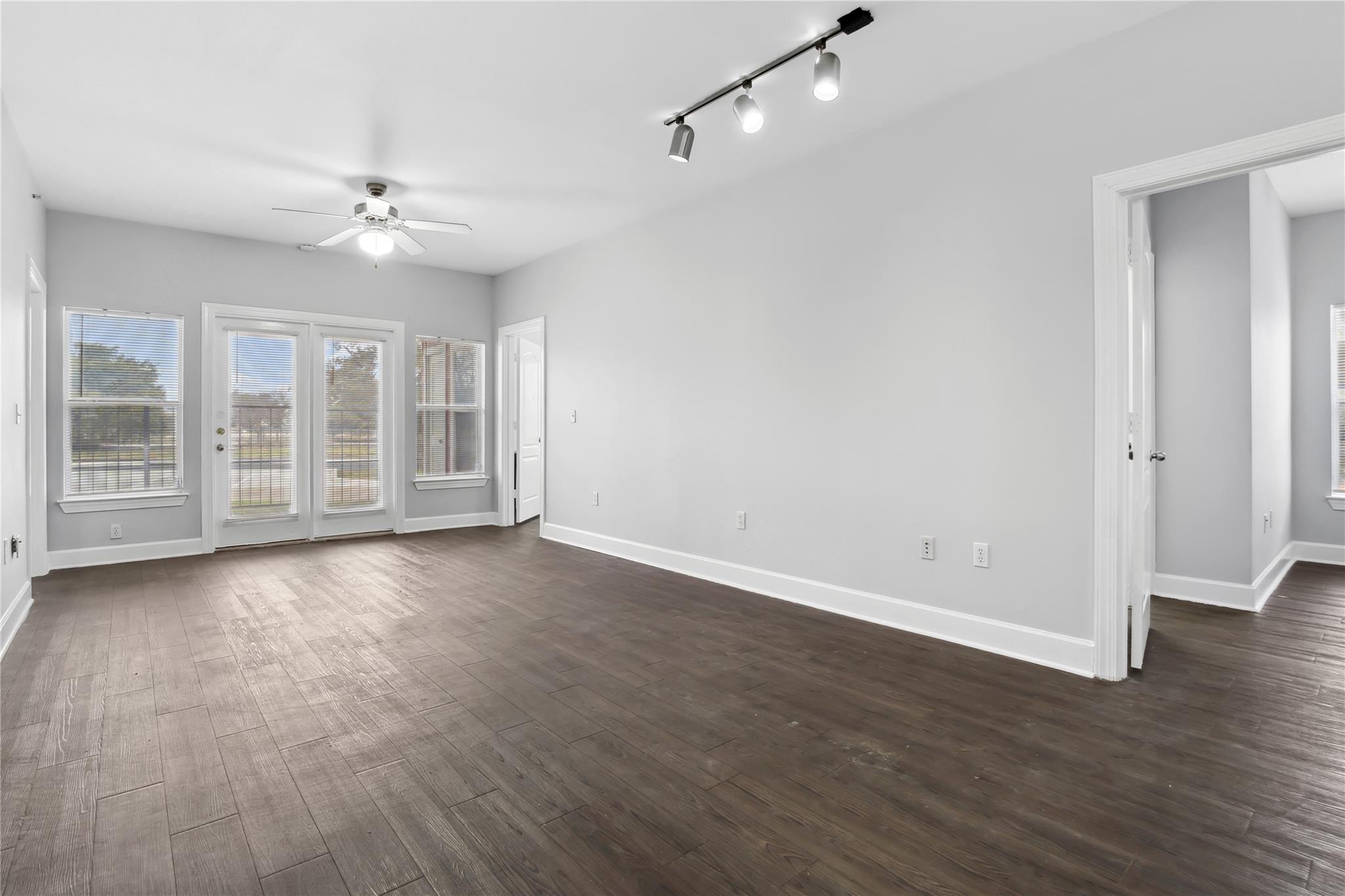 1901 Crossing Place Austin TX 78741