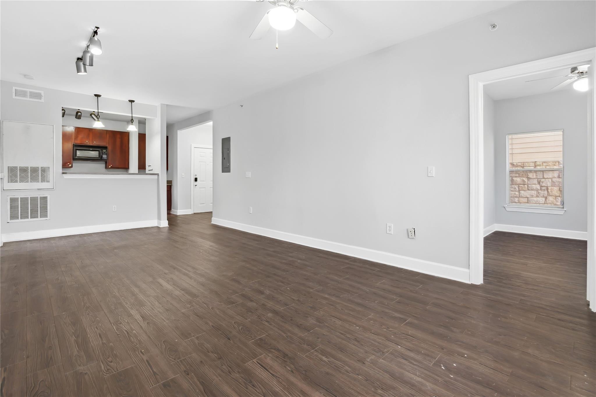 1901 Crossing Place Austin TX 78741