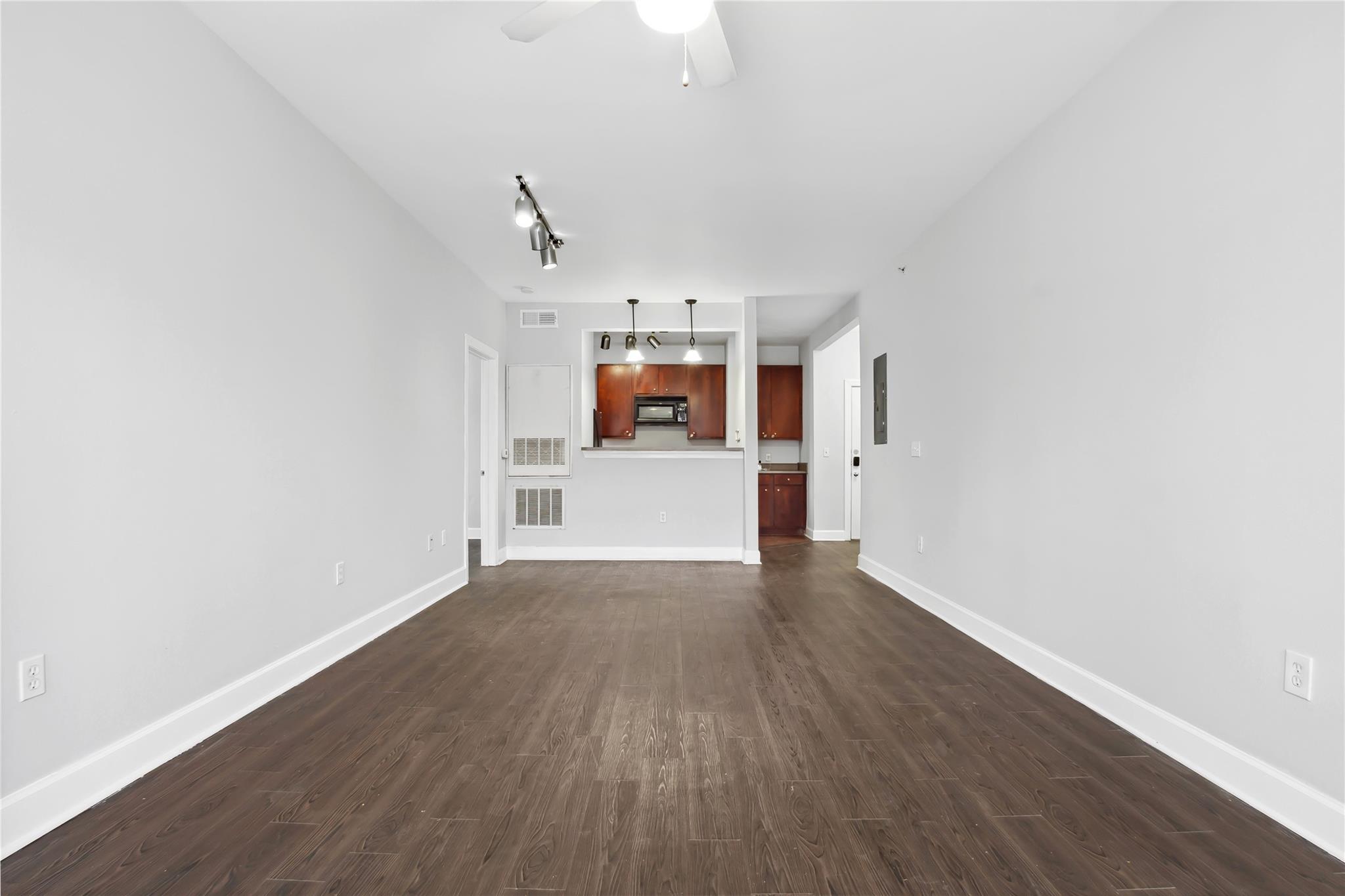 1901 Crossing Place Austin TX 78741