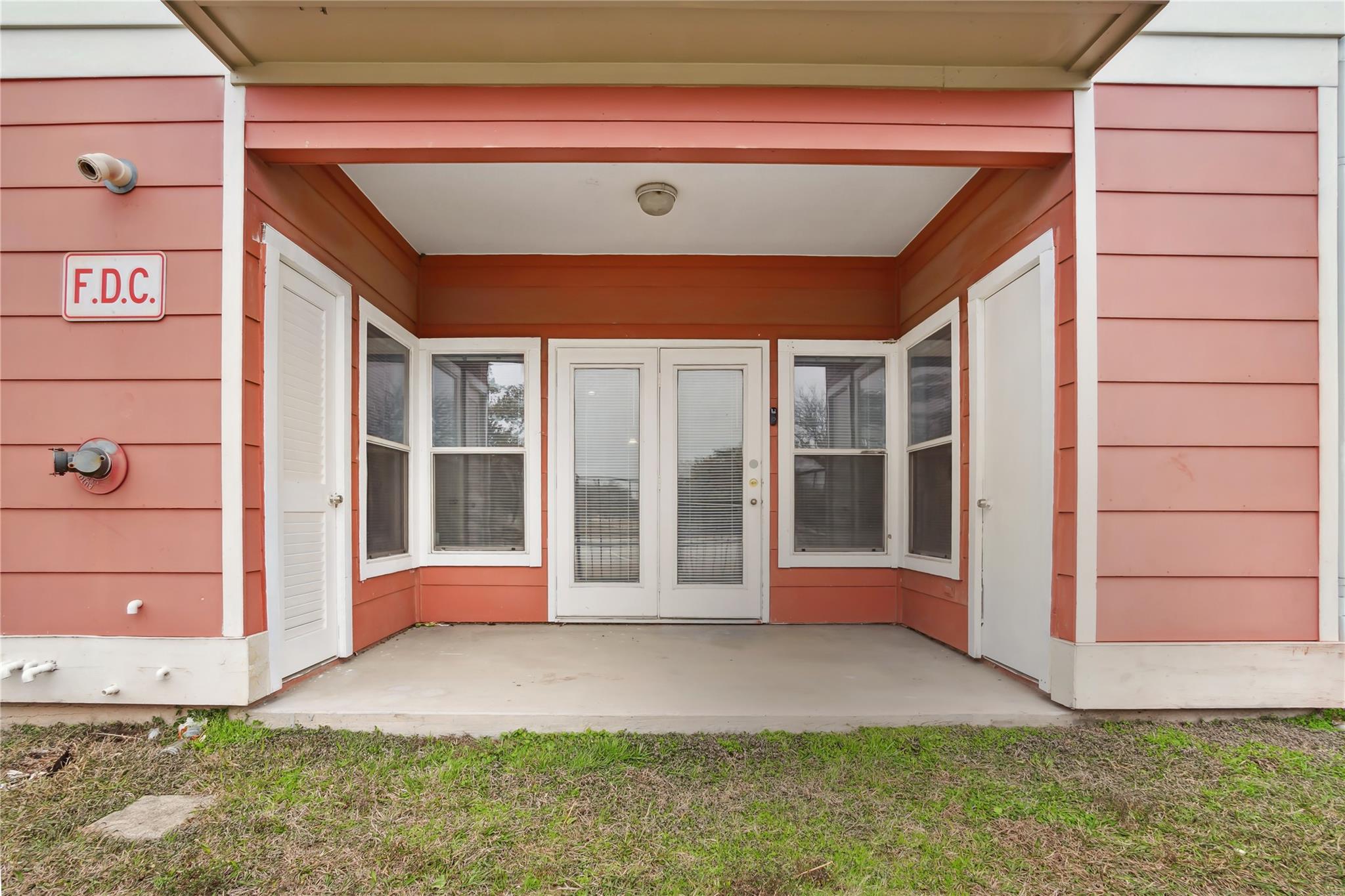 1901 Crossing Place Austin TX 78741