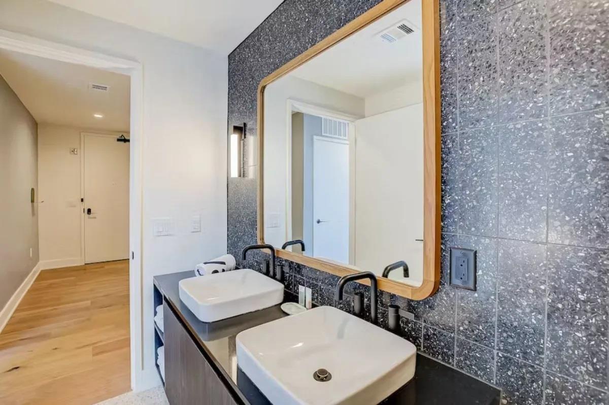 48 East Avenue Austin TX 78701