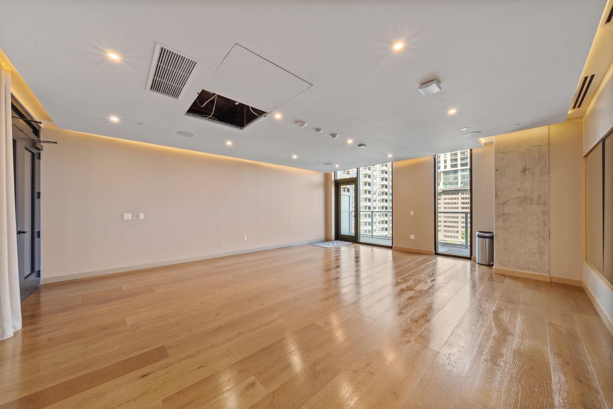 48 East Avenue Austin TX 78701
