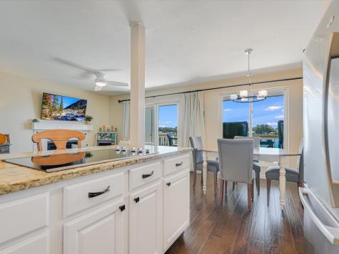 1100 The Cape Horseshoe Bay TX 78657