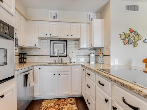 1100 The Cape Horseshoe Bay TX 78657