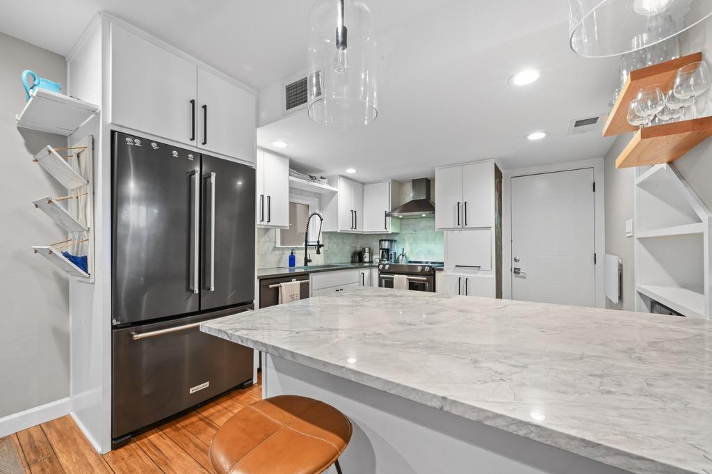 2101 Airole Way Austin TX 78704
