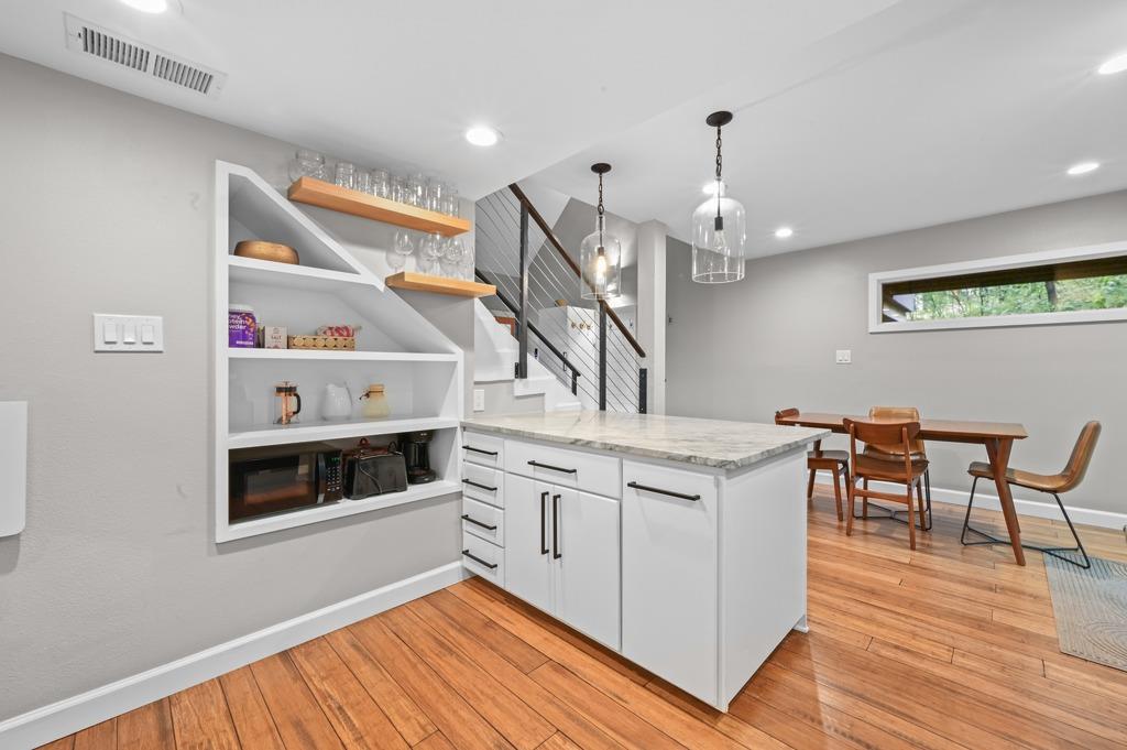 2101 Airole Way Austin TX 78704
