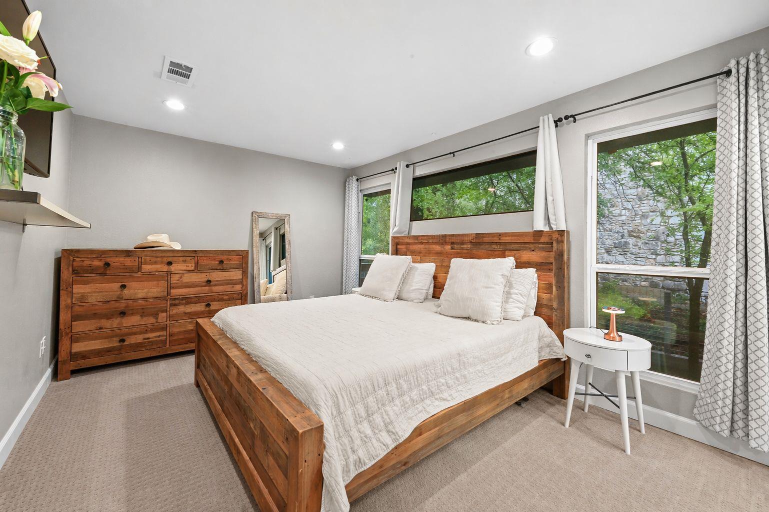 2101 Airole Way Austin TX 78704