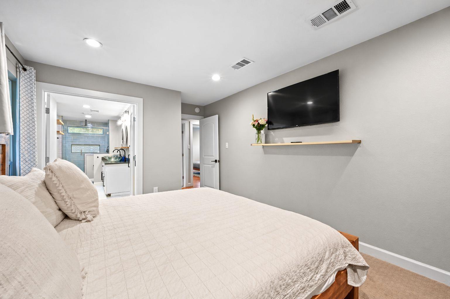 2101 Airole Way Austin TX 78704