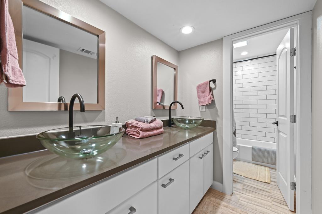 2101 Airole Way Austin TX 78704