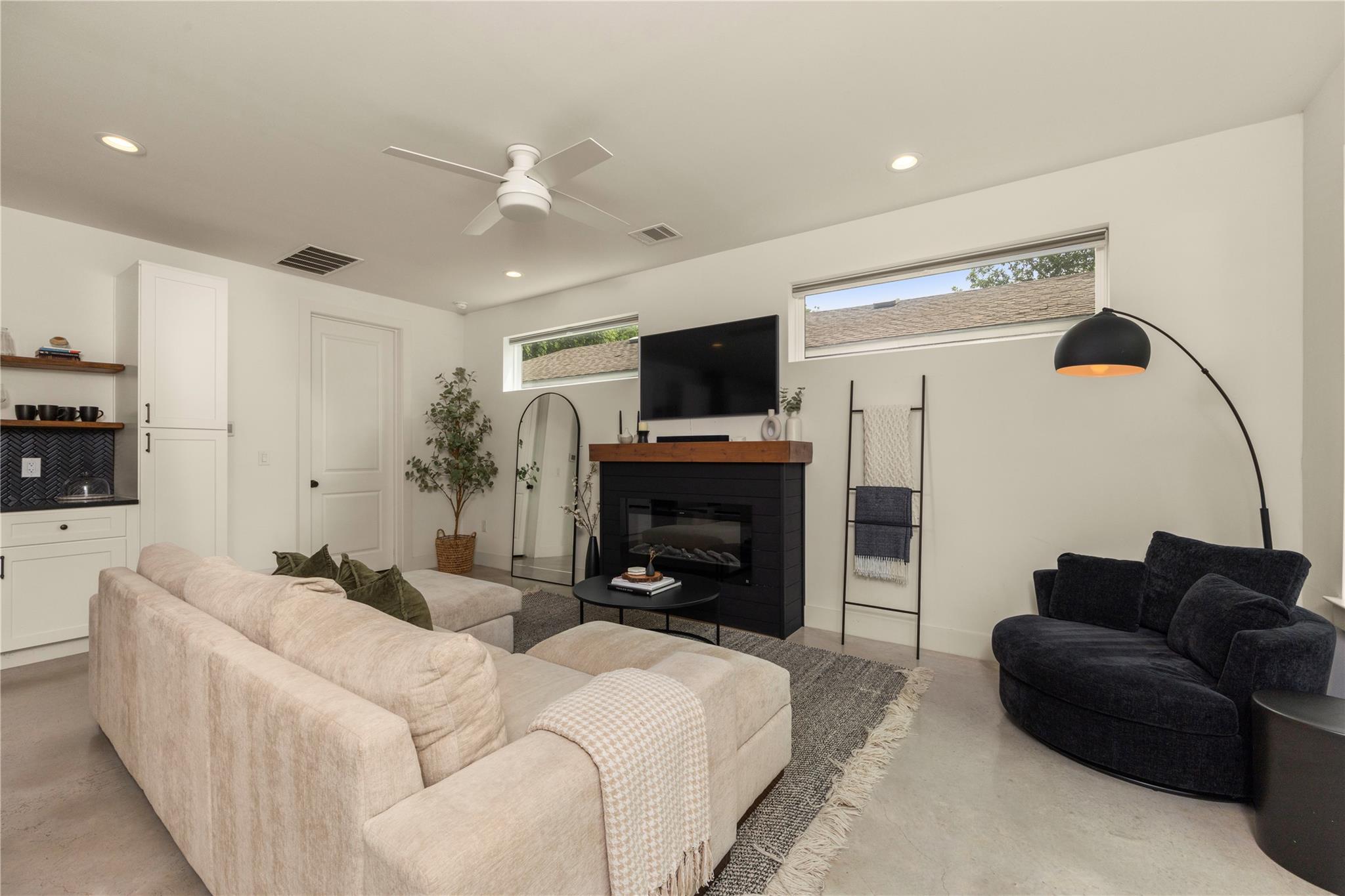 1129 Henninger Street Austin TX 78702