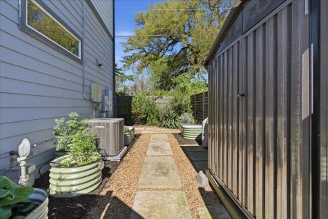 706 Short Kemp Street Austin TX 78741