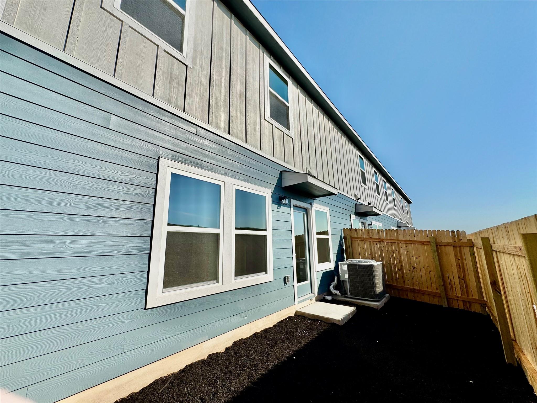 12807 Village Spun Plaza Buda TX 78610
