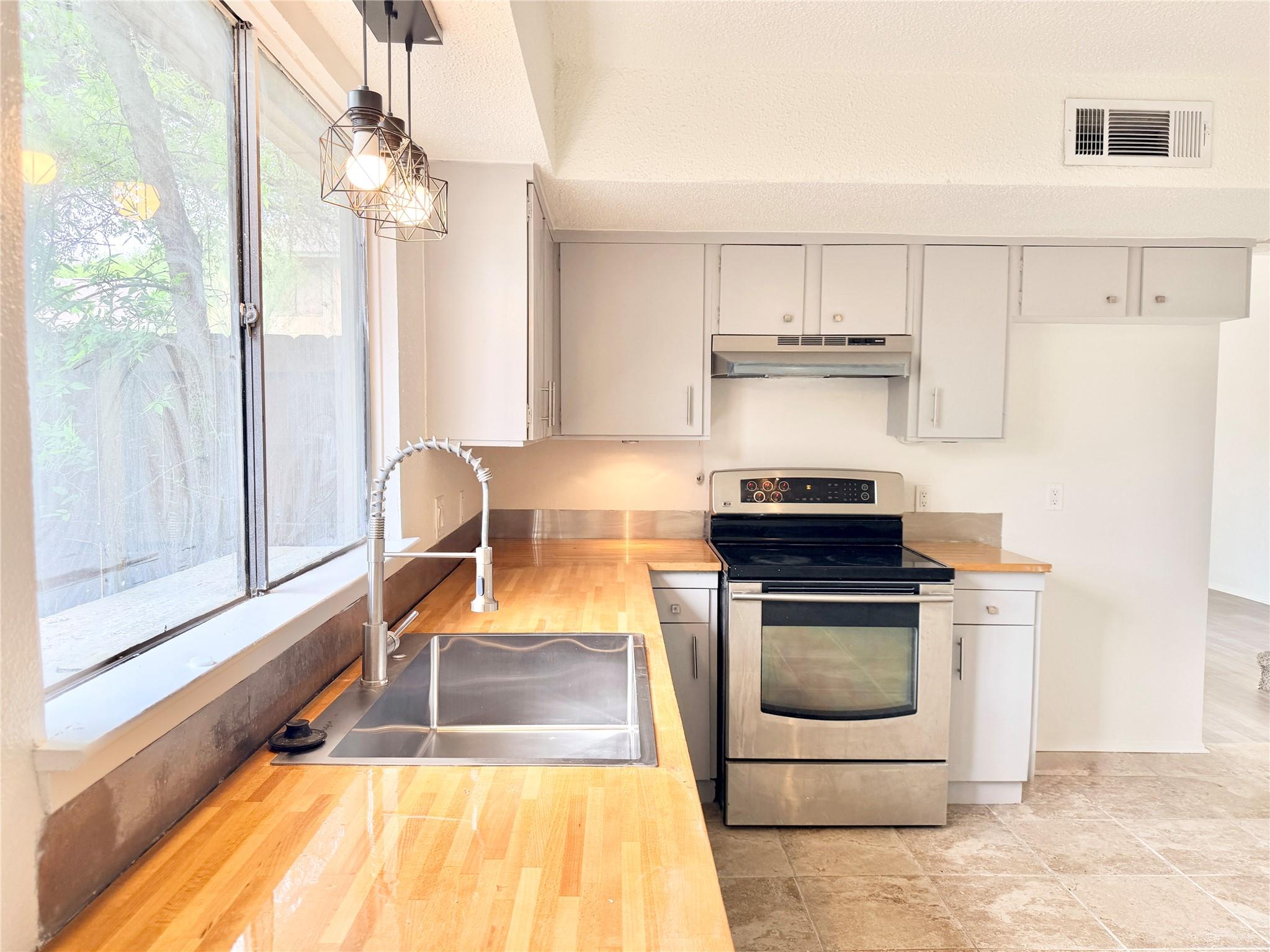 9623 Covey Ridge Lane Austin TX 78758