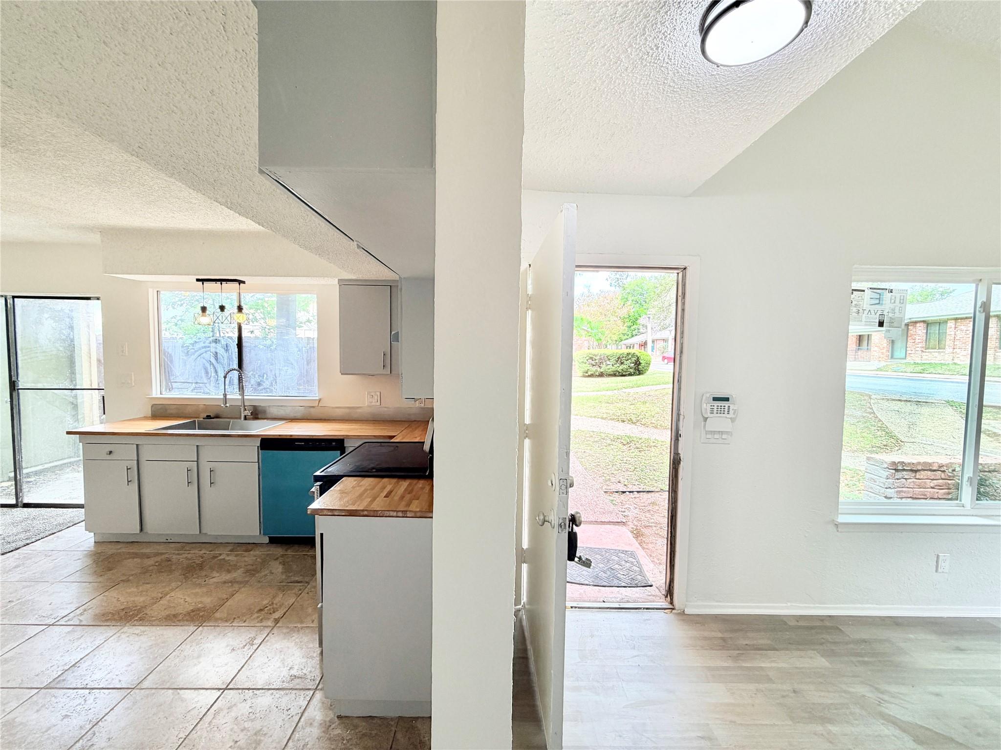 9623 Covey Ridge Lane Austin TX 78758