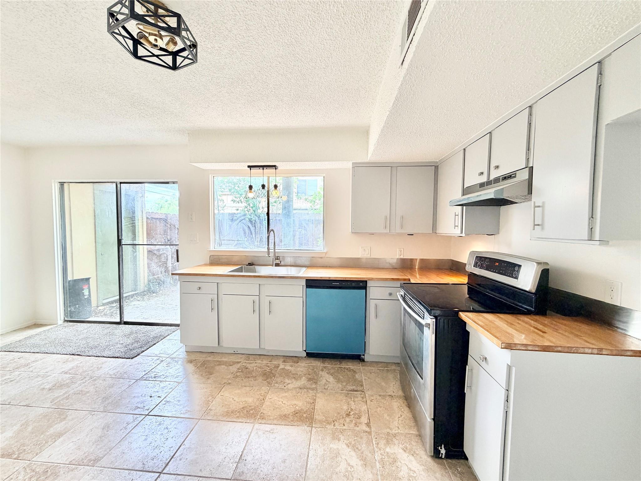 9623 Covey Ridge Lane Austin TX 78758