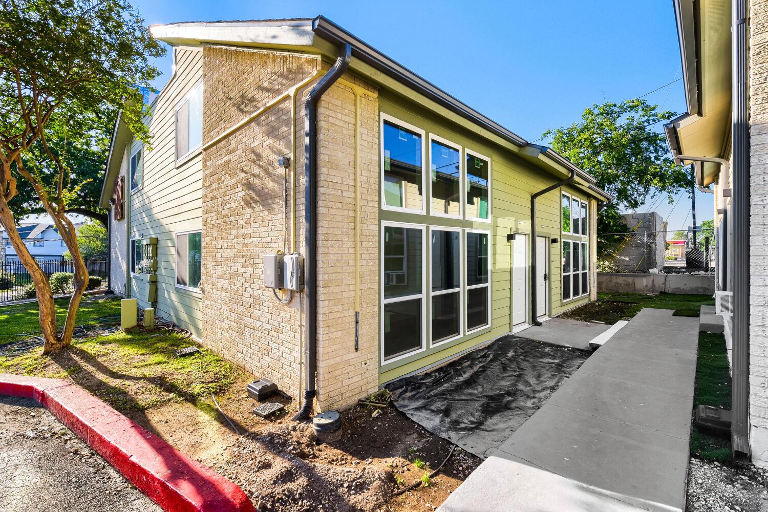 2124 Burton Drive Austin TX 78741