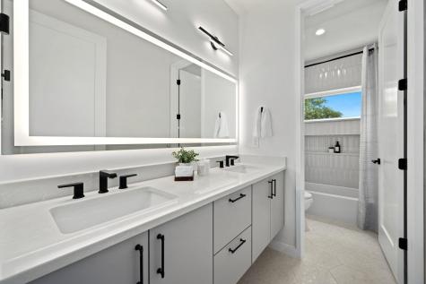 1104 1/2 Gunter Street Austin TX 78702