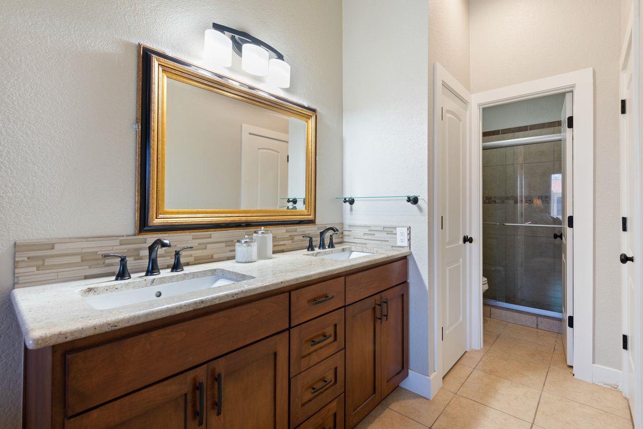 402 Hi Stirrup Horseshoe Bay TX 78657