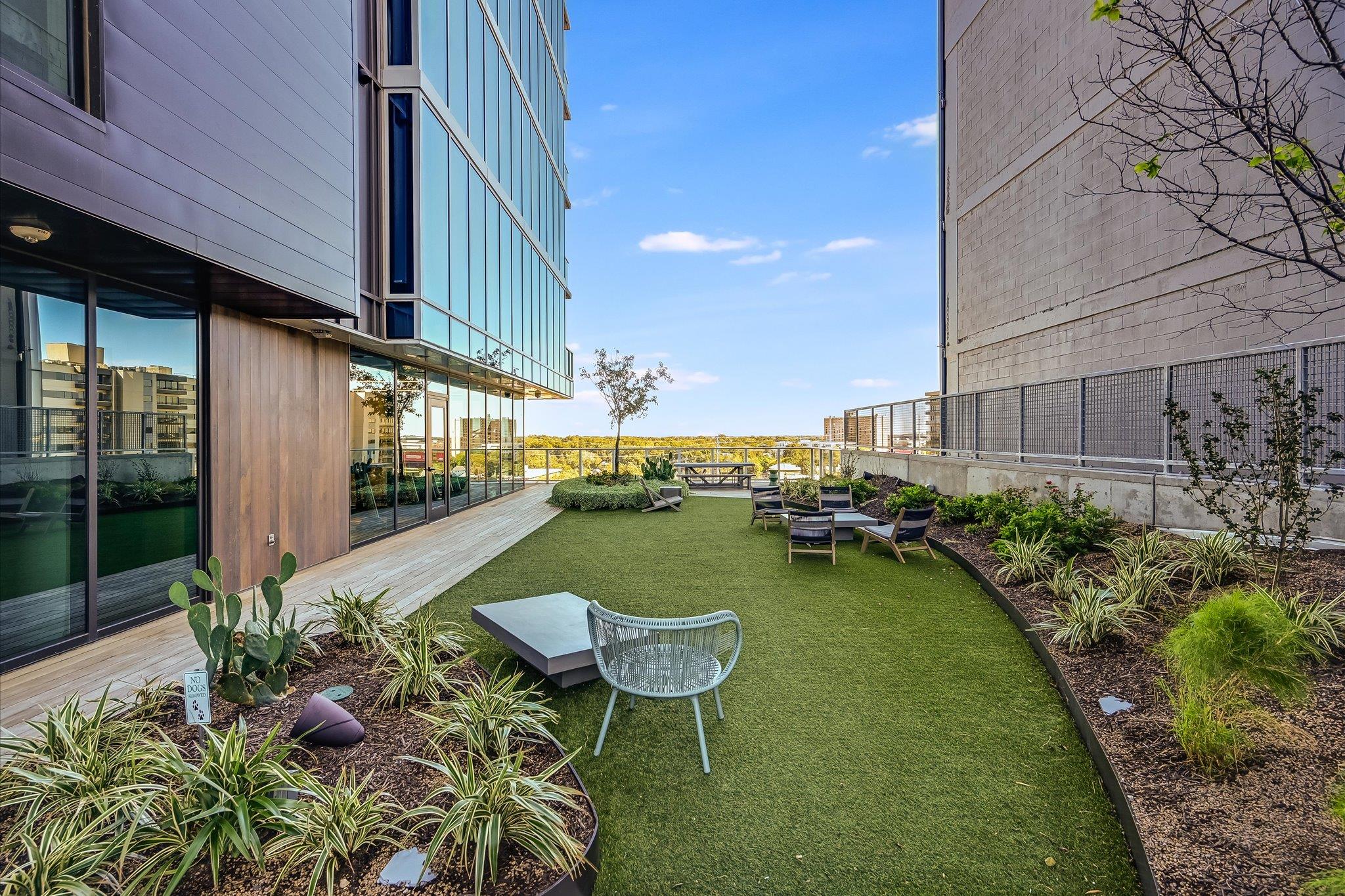 48 East Avenue Austin TX 78701