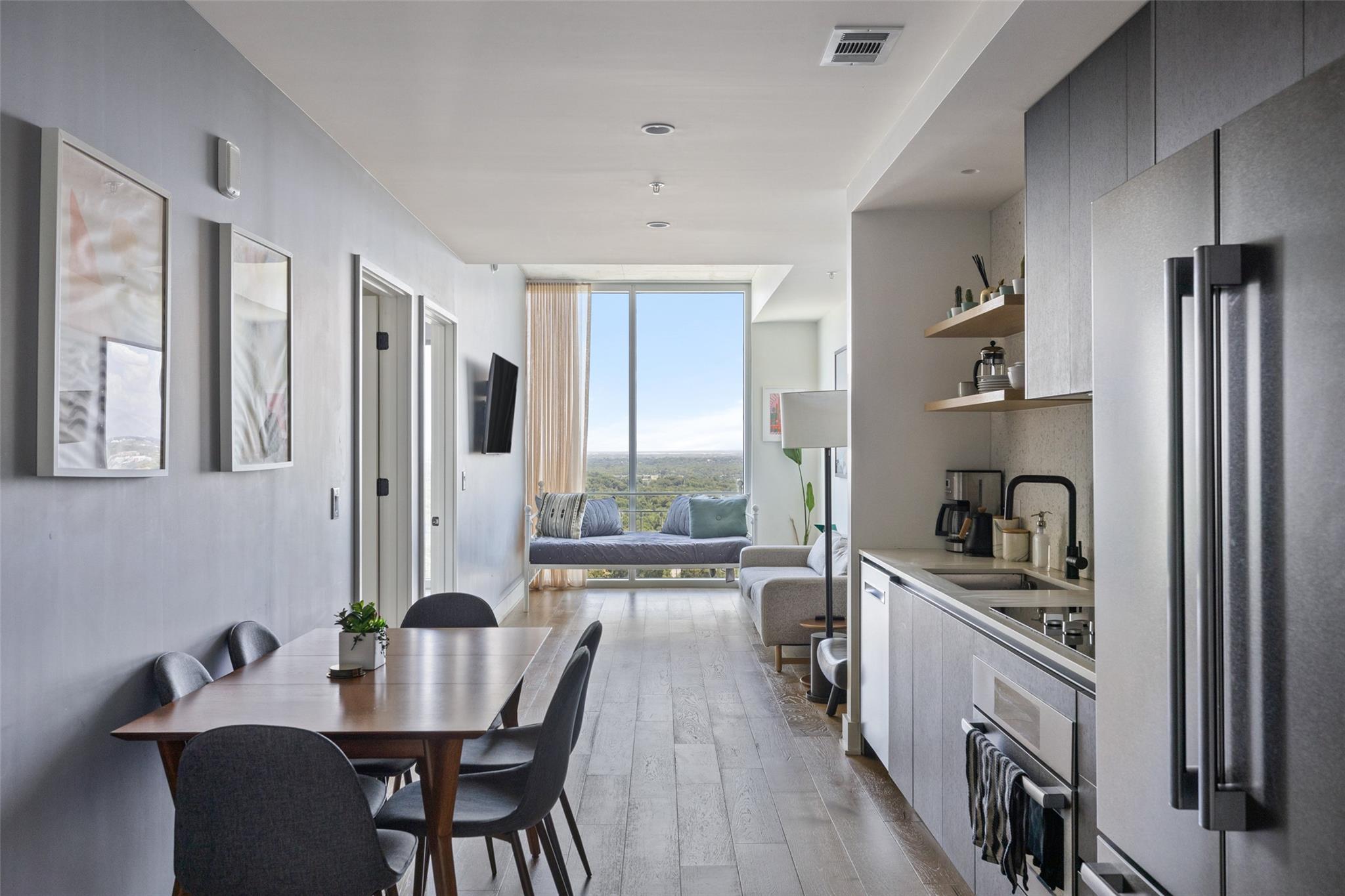 48 East Avenue Austin TX 78701