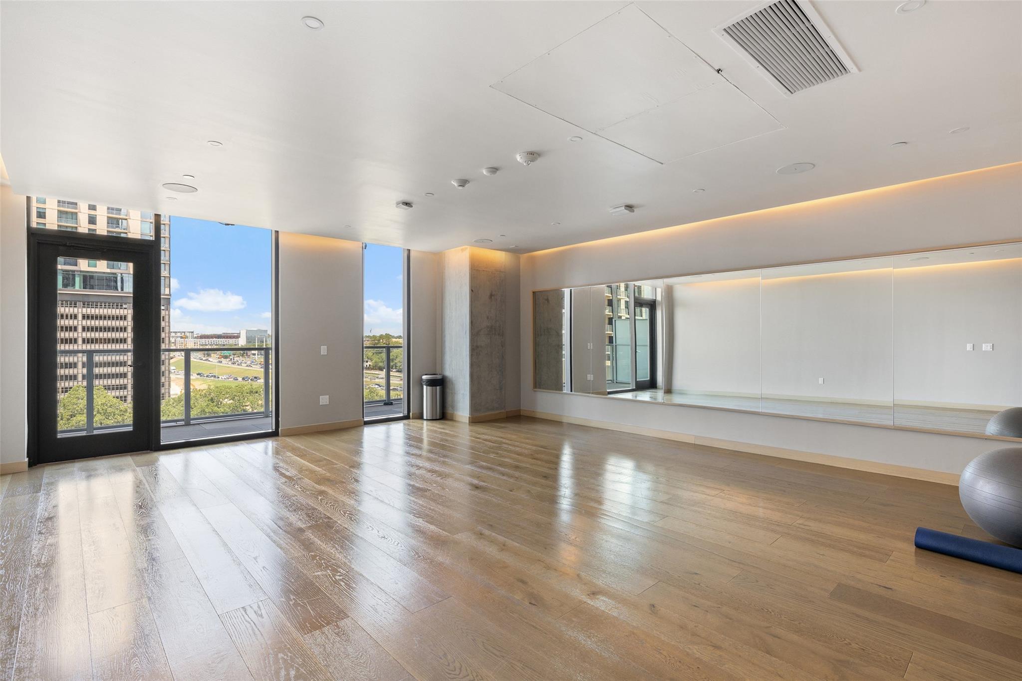 48 East Avenue Austin TX 78701