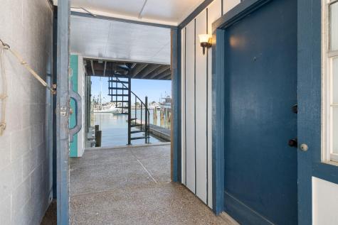 318 W Cotter Avenue Port Aransas TX 78373