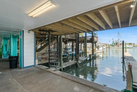 318 W Cotter Avenue Port Aransas TX 78373