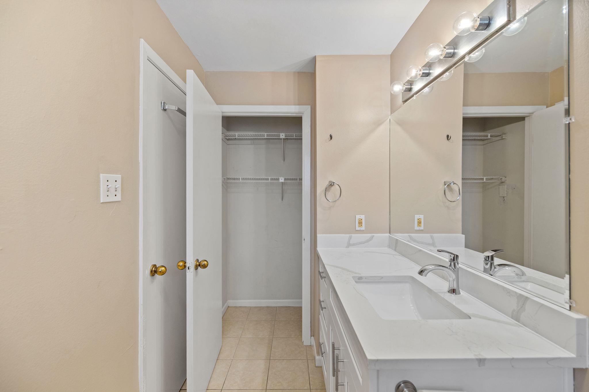 712 Graham Place Austin TX 78705