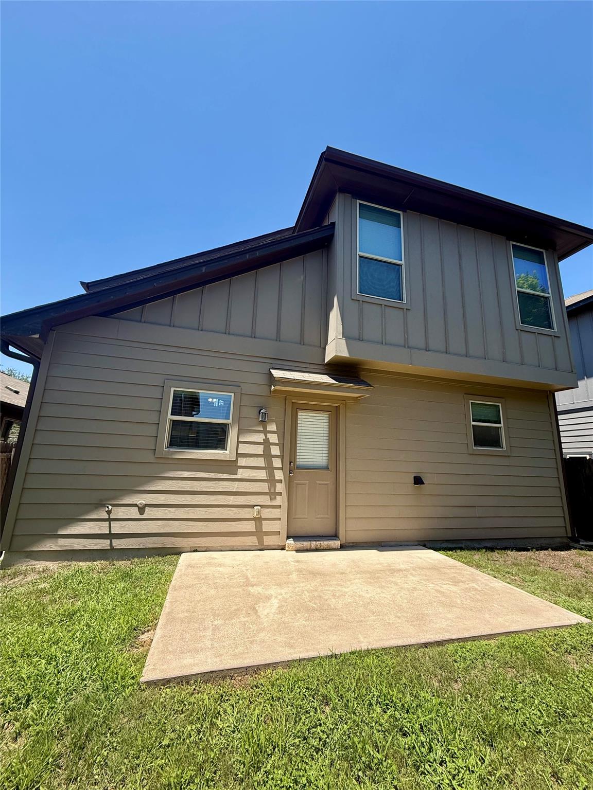 907 Sleepy Dell Lane Austin TX 78748