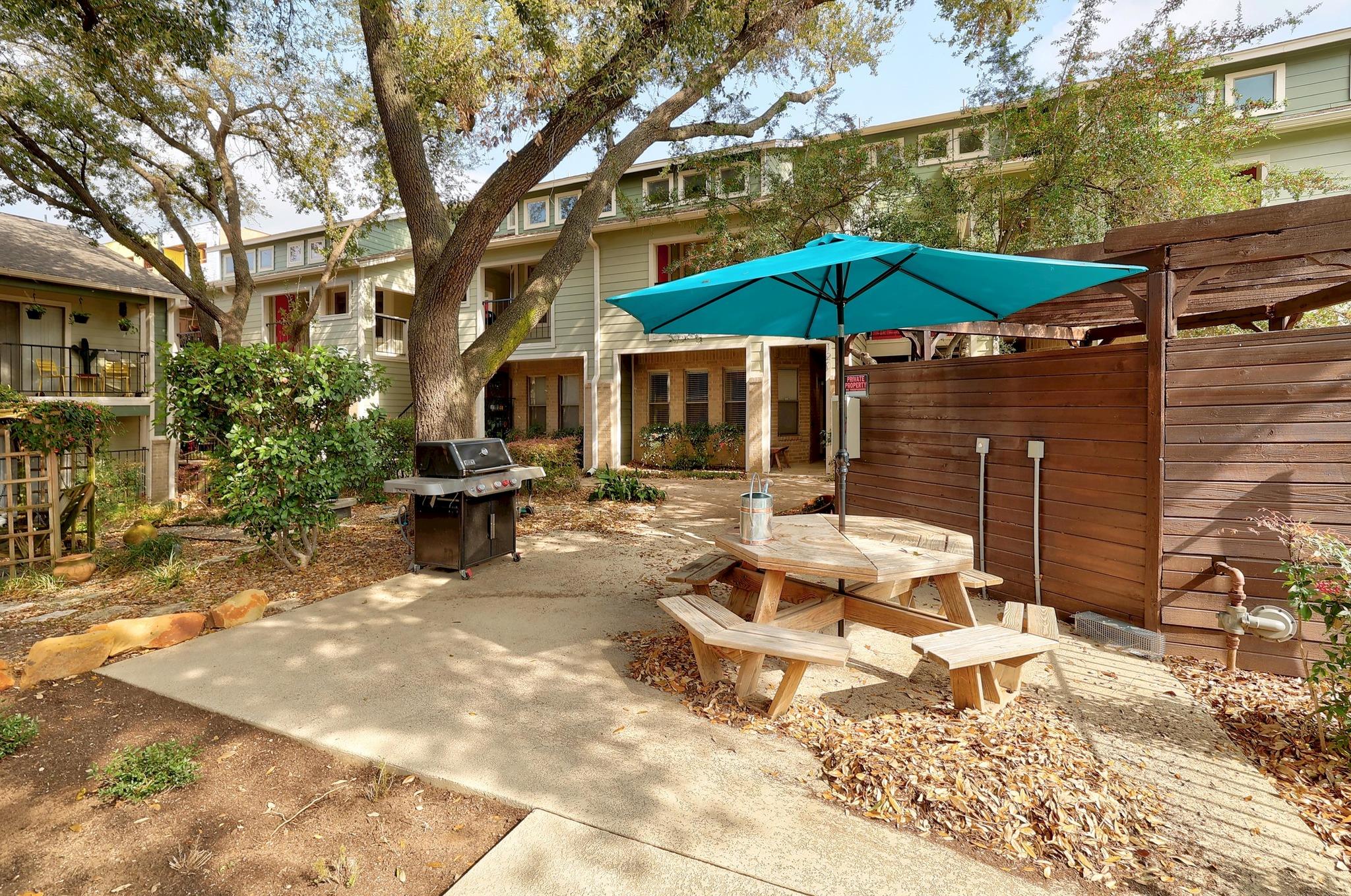 2104 Cullen Avenue Austin TX 78757