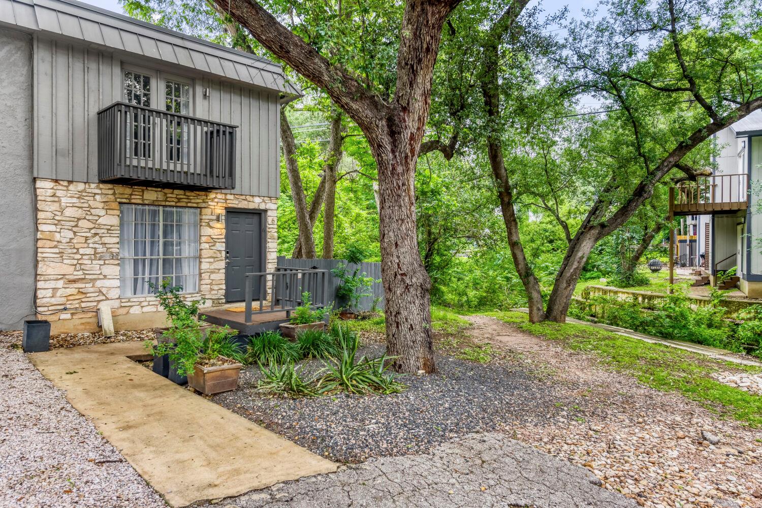 1912 Lightsey Road Austin TX 78704