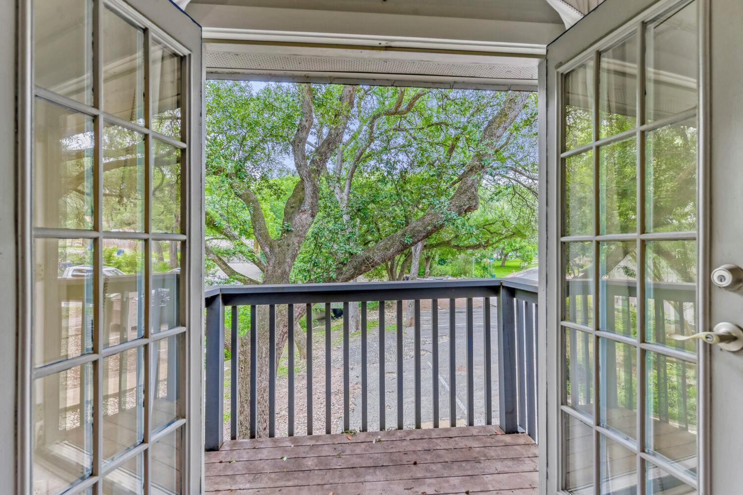 1912 Lightsey Road Austin TX 78704