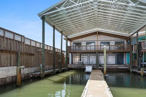 318 W Cotter Avenue Port Aransas TX 78373