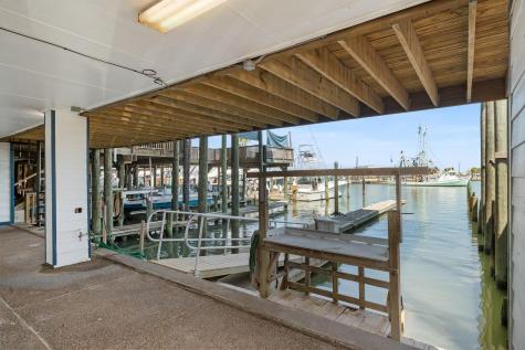 318 W Cotter Avenue Port Aransas TX 78373