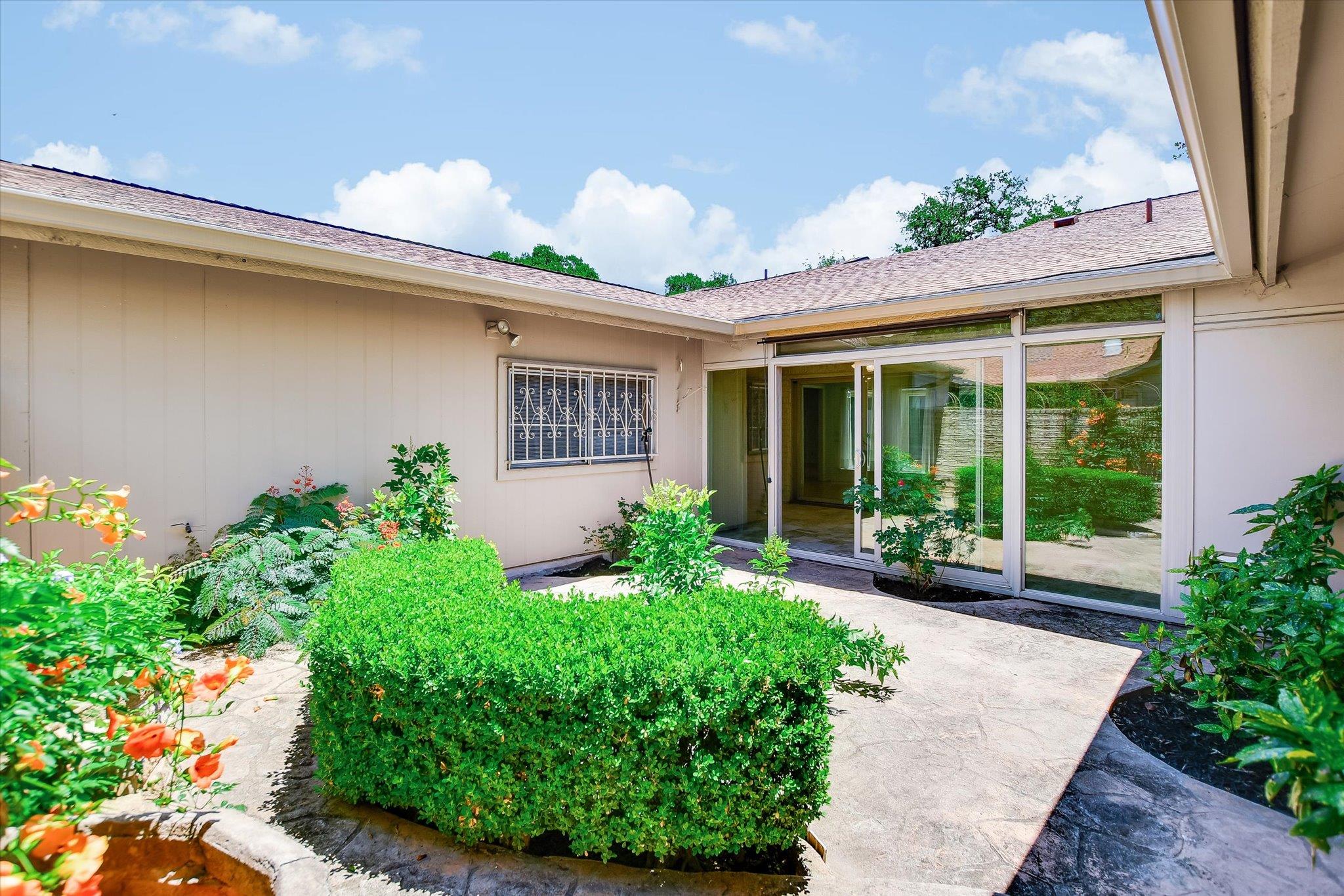 8113 East Court Austin TX 78759