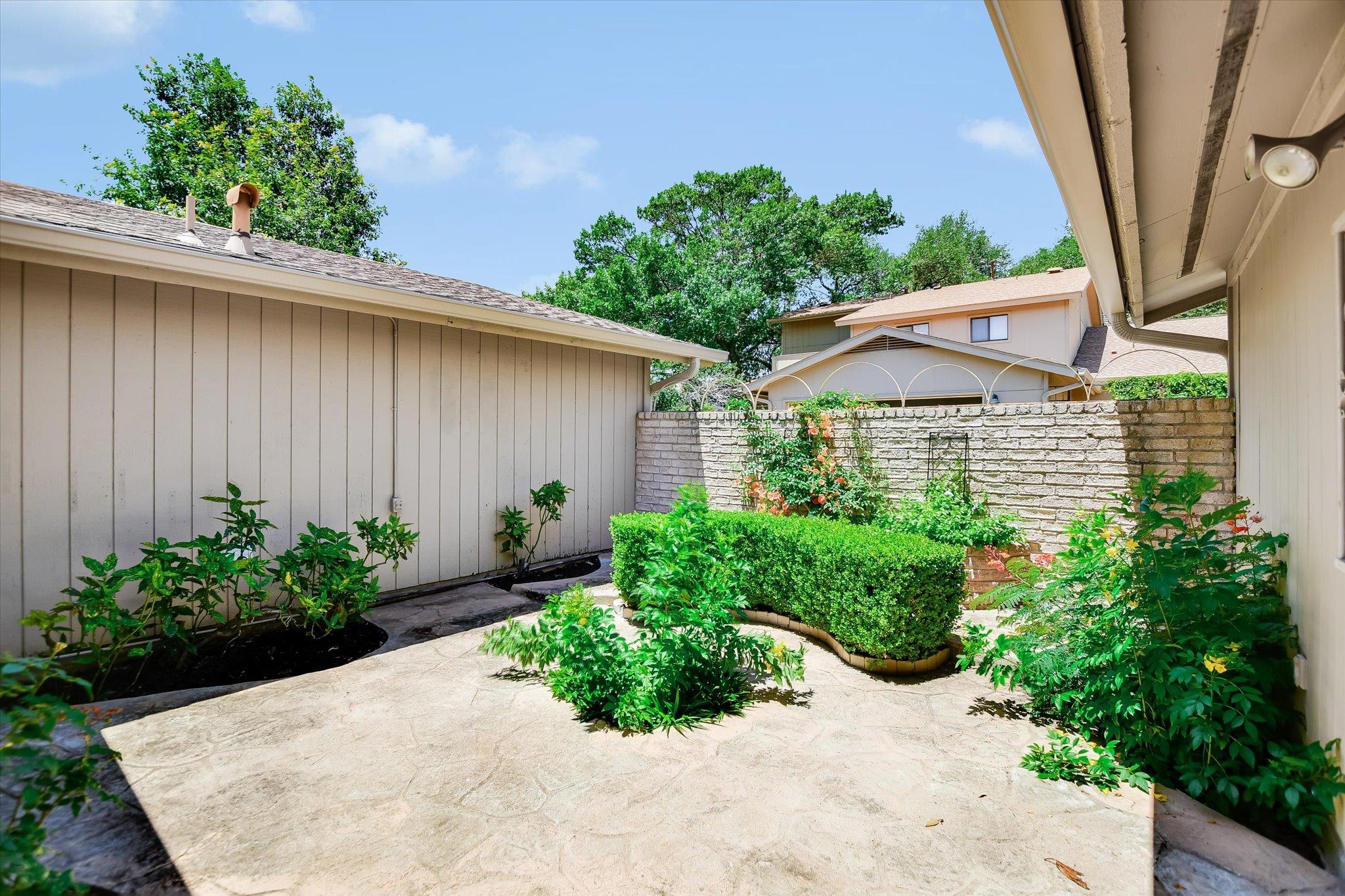 8113 East Court Austin TX 78759