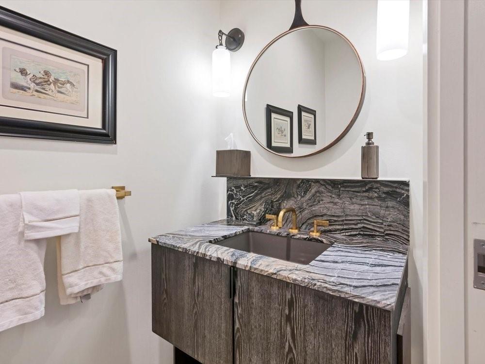 202 Nueces Street Austin TX 78701