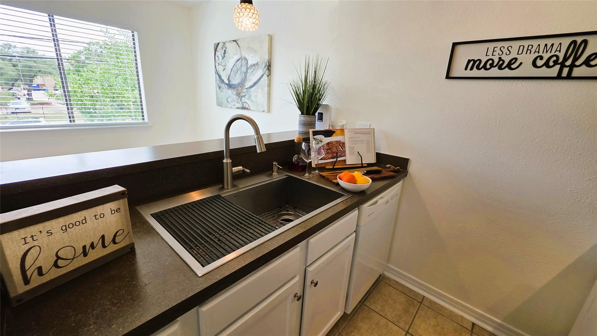 6810 Deatonhill Drive Austin TX 78745