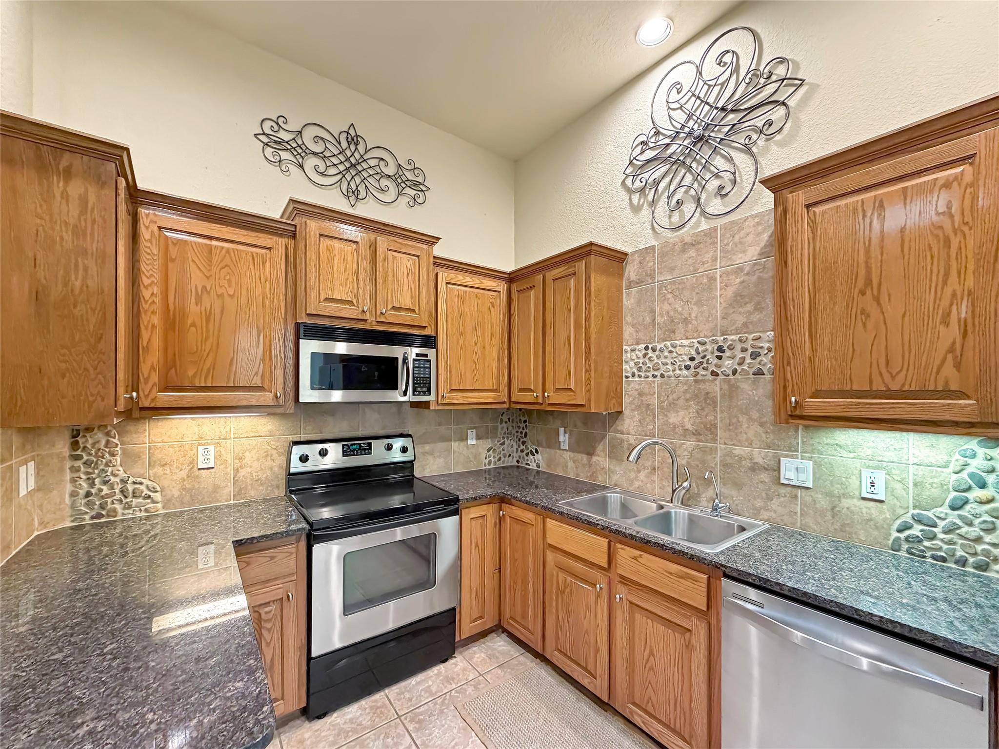 952 Parkview Drive Canyon Lake TX 78133