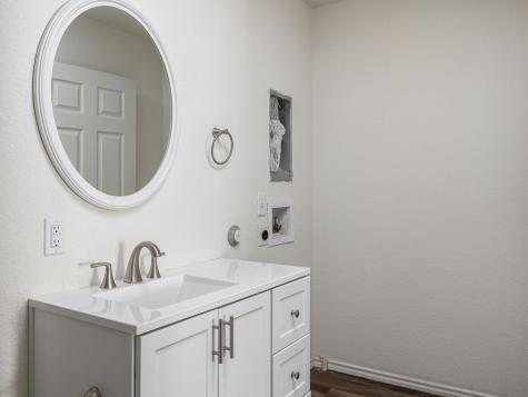 230 Debus Drive Taylor TX 76574
