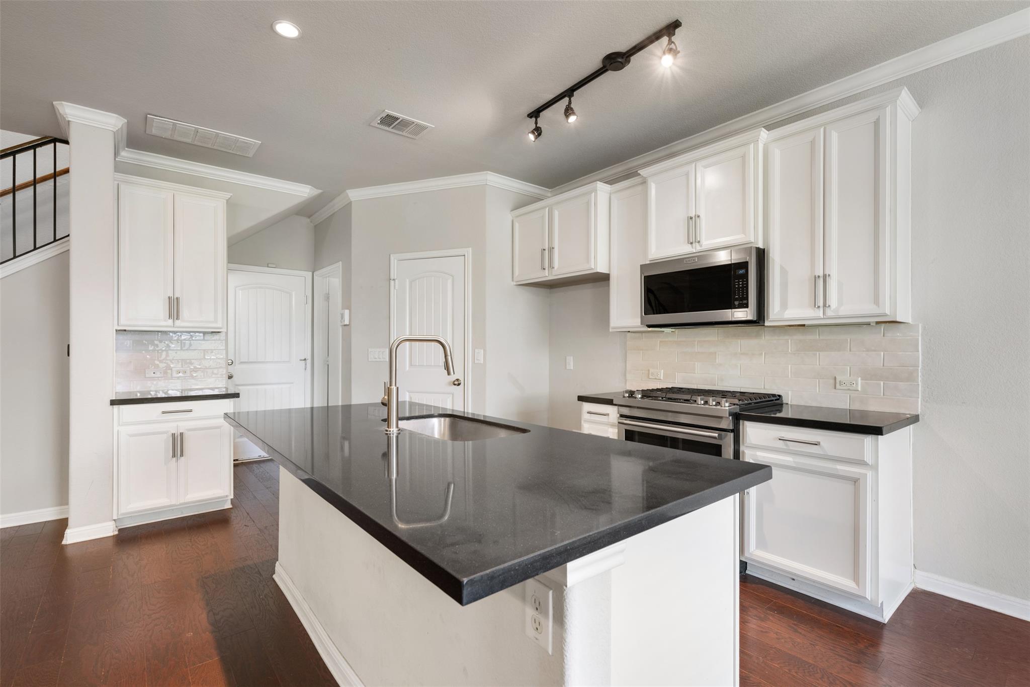 211 Parable Cove Pflugerville TX 78660