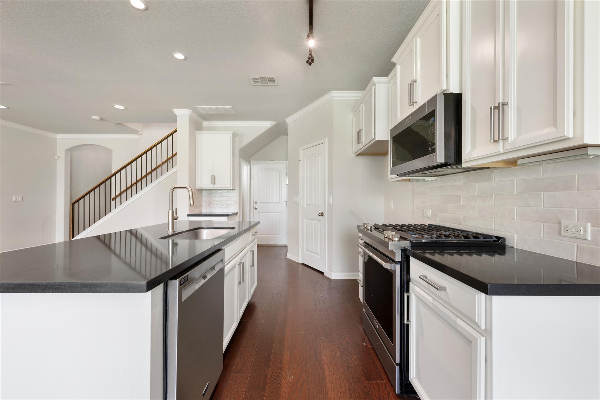 211 Parable Cove Pflugerville TX 78660