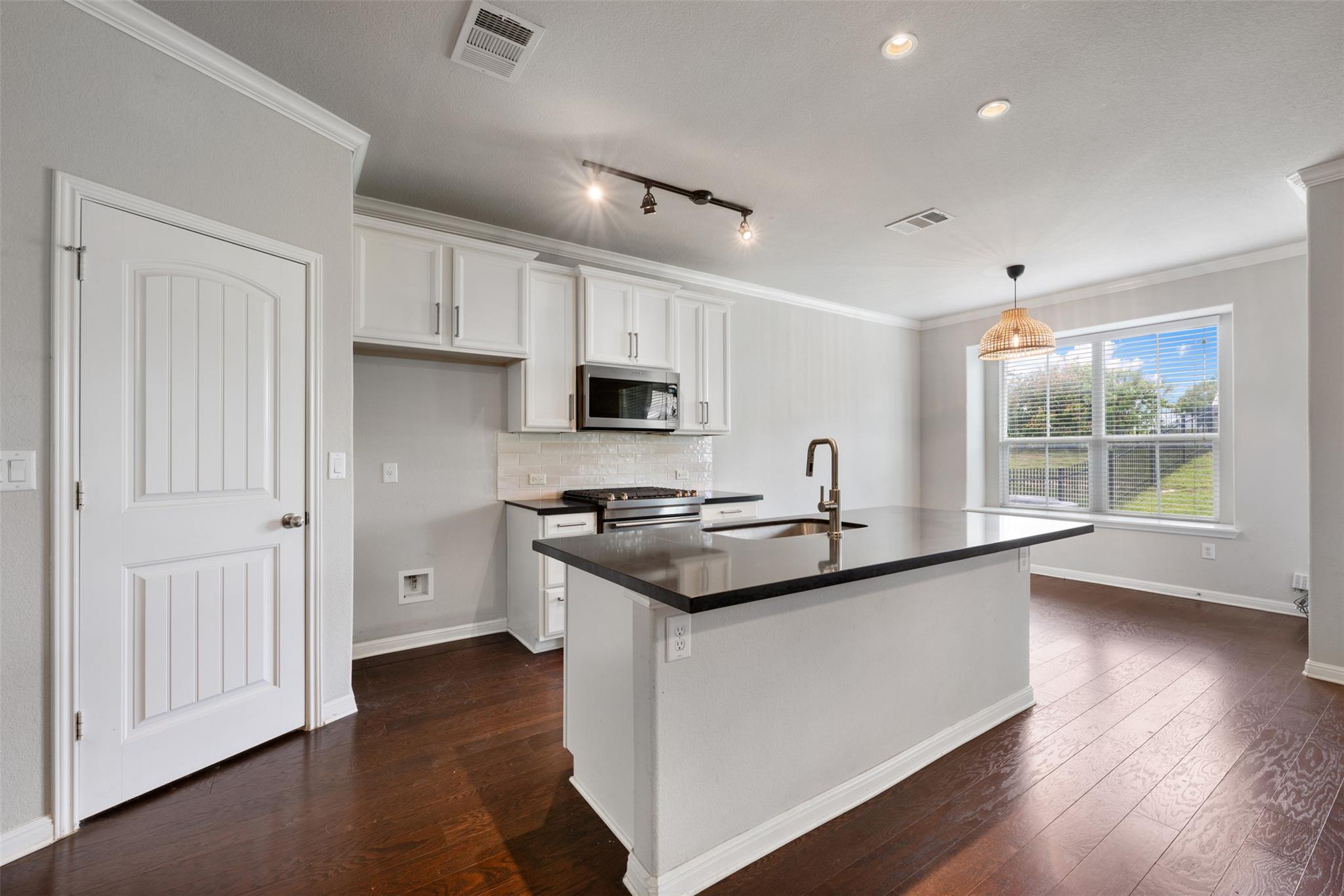 211 Parable Cove Pflugerville TX 78660