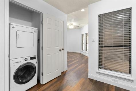 1910 Robbins Place Austin TX 78705