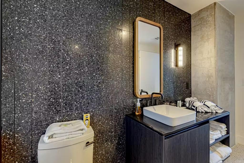 48 East Avenue Austin TX 78701