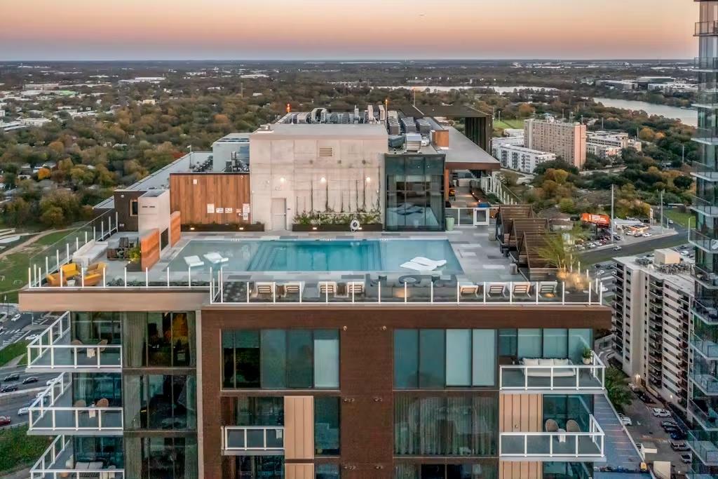 48 East Avenue Austin TX 78701